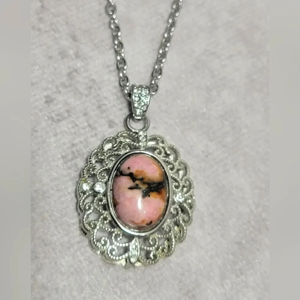 Orissa Rhodolite Garnet Pendant Necklace‎